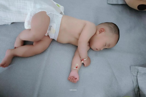 儋州宝宝多久会坐